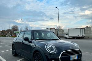 Mini Cooper D 5 porte Total Black