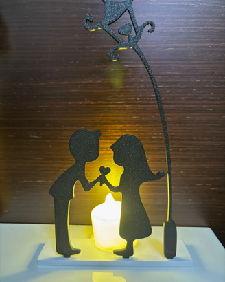 Coppia Innamorata con Candela LED Scultura