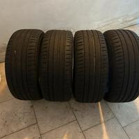4 gomme Michelin Pilot Sport 4 (225/40/18)