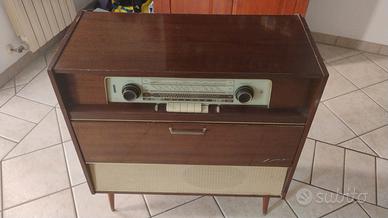 Mobile Giradischi e radio Grundig