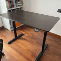 Scrivania elettrica regolabile - come nuova