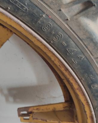 gomme strette per trattore agricolo 