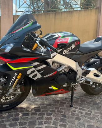 Aprilia rsv4 factory