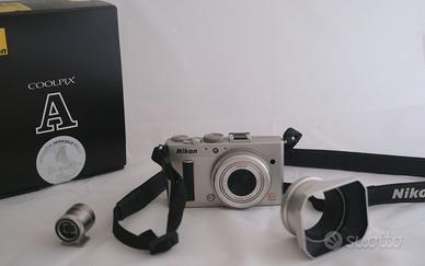 Nikon coolpix A con paraluce e mirino ottico