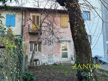 Casa accostata - Gorizia