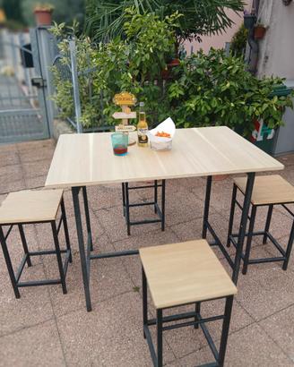 tavolo con 4 sgabelli come nuovo