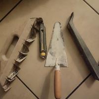 Attrezzi muratore vari