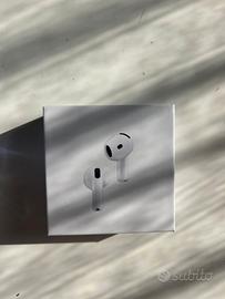 🎧 AirPods 4 con Cancellazione del Rumore 