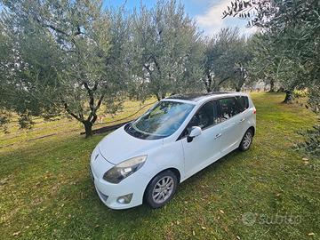 Renault Grand Scenic 2011