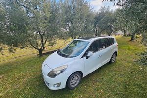 Renault Grand Scenic 2011