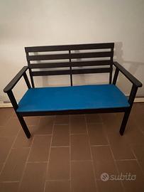 Panca e sedie da giardino in legno