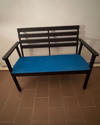 Panca e sedie da giardino in legno