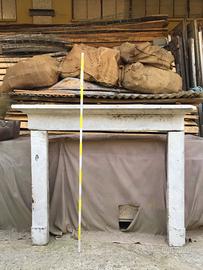 Cornice camino in pietra