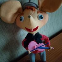 Topo Gigio con violino originale in pannolenci.