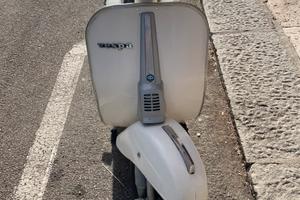 Vespa 50 Special