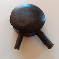 Antico fiasco porta polvere da sparo