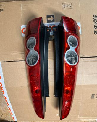 Coppia fanali posteriori ford fiesta 2006/08
