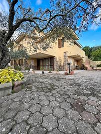 Villa Indipendente con Terreno