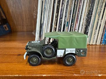 Modellino camion militare Dodge WC51 1/43