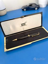 Penna MontBlanc nera collezione