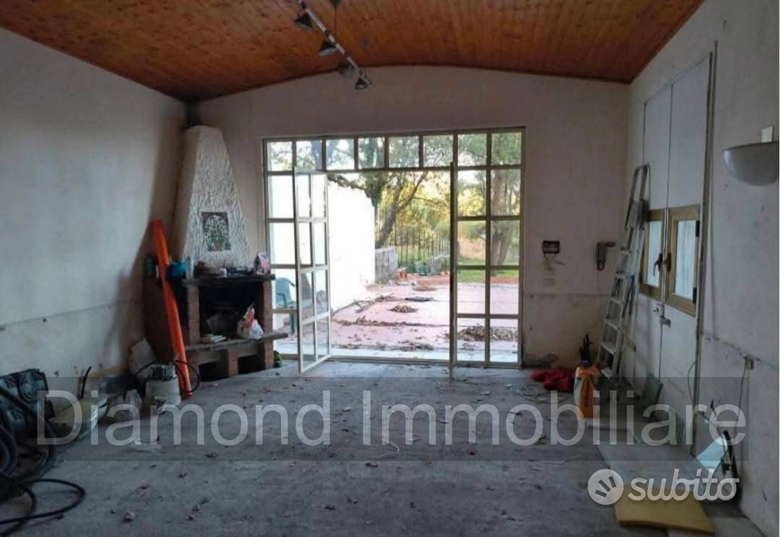 Casa semindipendente con terreno a Zafferana Etnea - Altro
