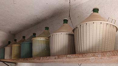 damigiane in vetro per vino e olio