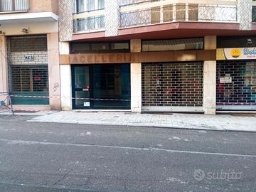 Zona centro: negozio subito disponibile