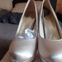 décolleté con  tacco