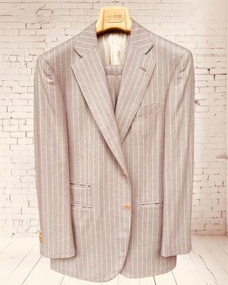 Completo uomo elegante