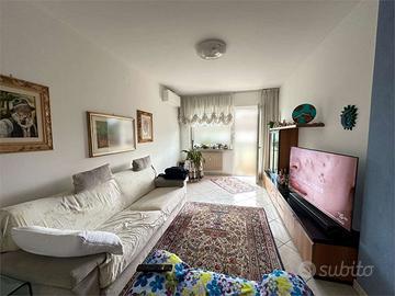 OLTRISARCO: TRILOCALE COMPLETAMENTE RISTRUTTURATO