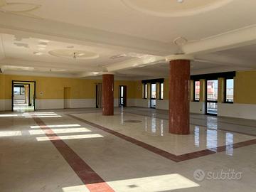 ampio locale/ufficio al primo piano di 500 mq