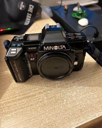 Fotocamera reflex analogica Minolta 7000 AF