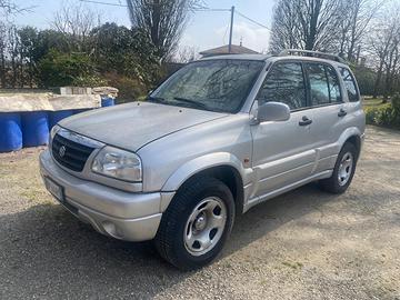 Suzuki vitara v6