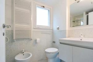 CAMILUCCIA -MONOLOCALE CON BALCONE