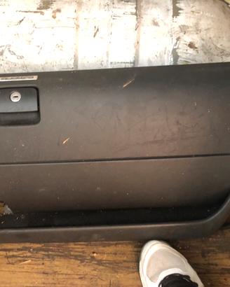 Cassetto porta oggetti audi a3 8l quattro