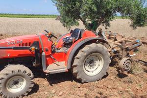 Trattore agricolo