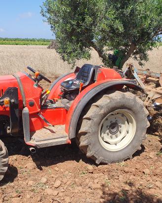 Trattore agricolo