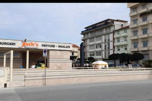 Box auto passeggiata lido di camaiore