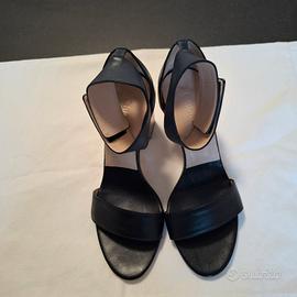 Sandali Chloé nero e blu