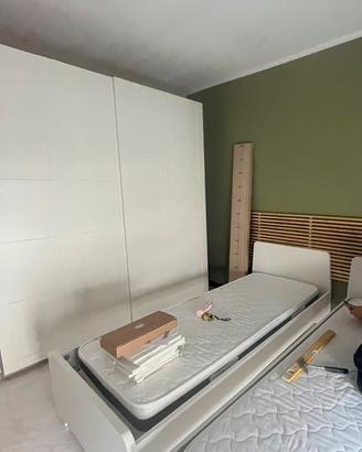 Due strutture letto Ikea piu doghe