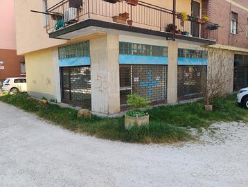 Brescia 2 Lamarmora Negozio 120Mq con vetrine