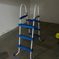 Scaletta per piscina fuori terra