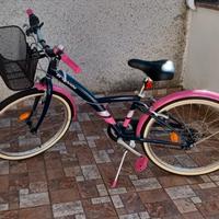Bicicletta ragazzina bambina