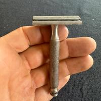 Rasoio di sicurezza antico