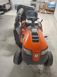 Trattorino taglia erba