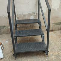 Scala innferro,di 60 kg circa