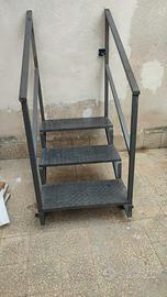 Scala innferro,di 60 kg circa