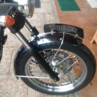 Triumph Bonneville 