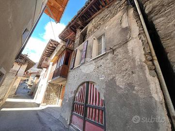 CASA SEMINDIPENDENTE A ARVIER