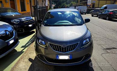 Lancia Ypsilon 1.0 Hybrid Silver - 12/2022